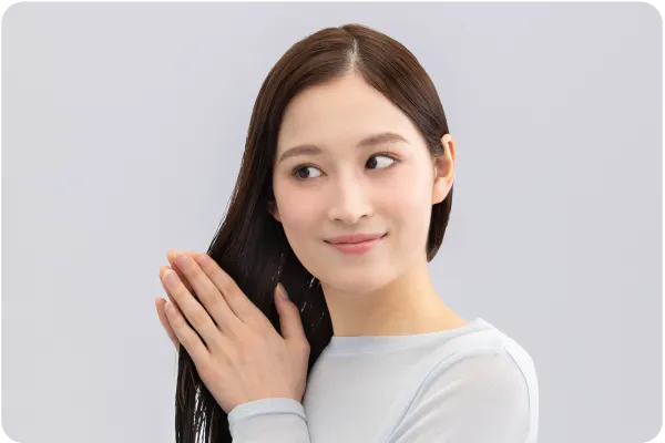 ビューティラボ 美容液 髪に馴染ませるイメージ画像